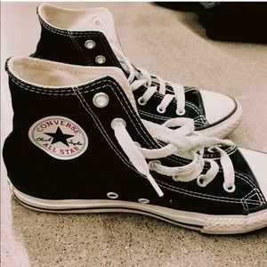 converse tennis shoes